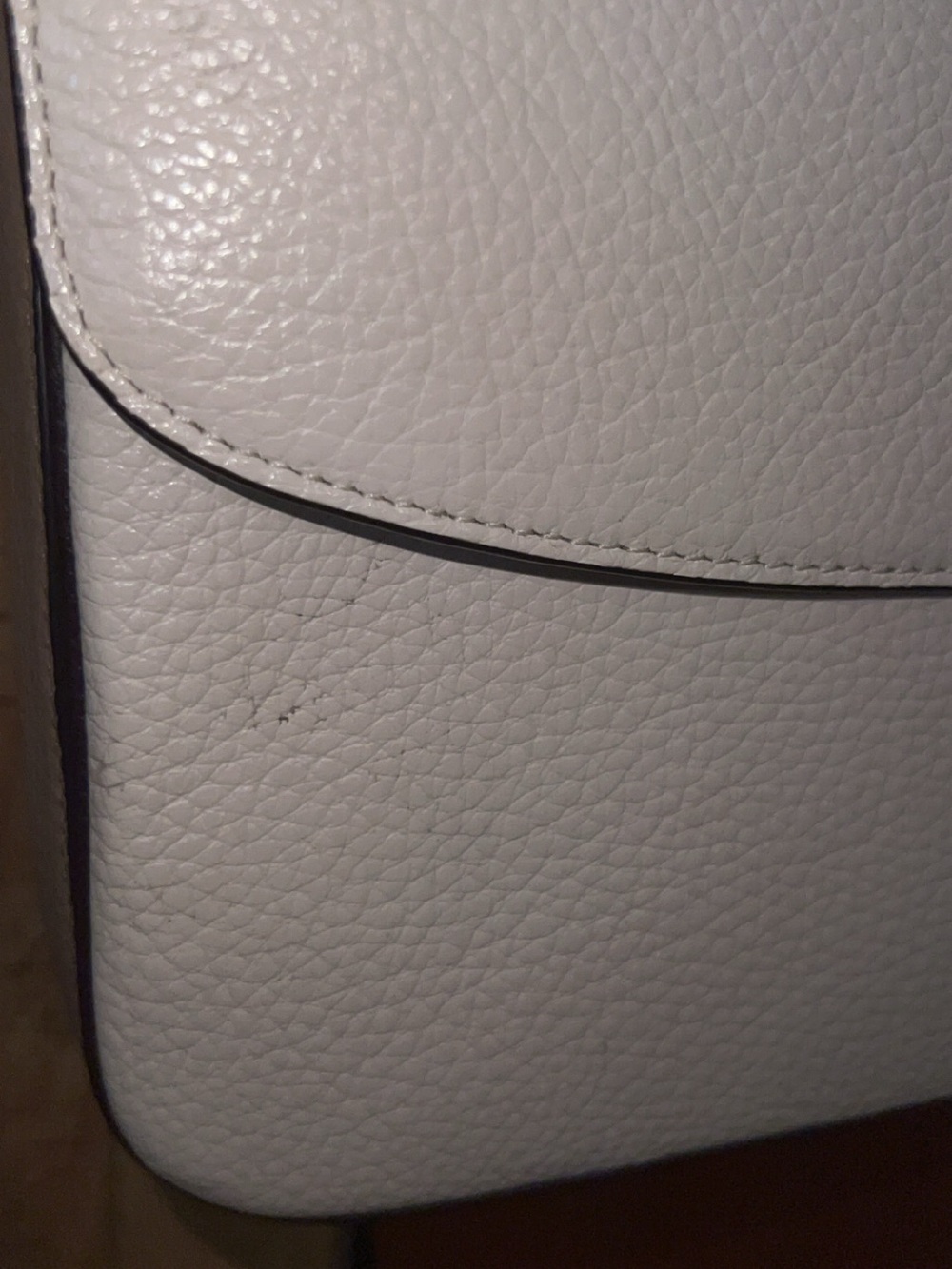 Coach White Pebbled Leather Crossbody with Gold Turnlock - Picture 3 of 10